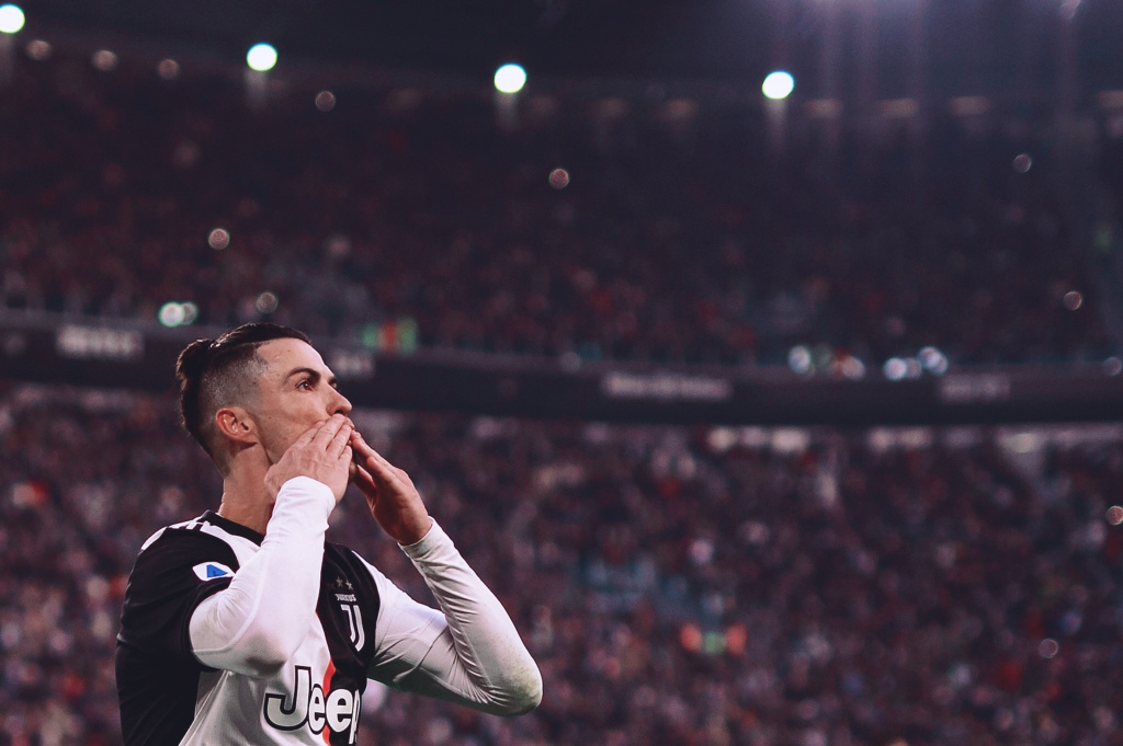 更是彻底击 更是彻底击